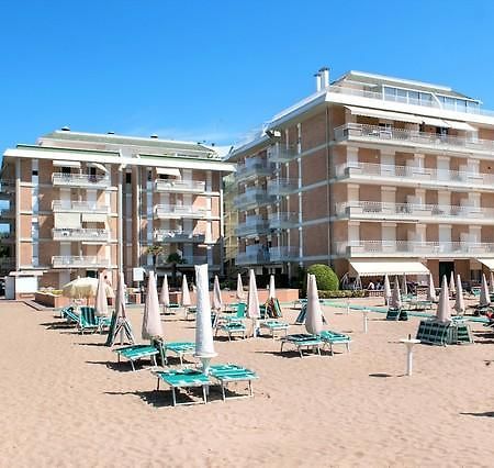 Puerto Del Sol Fronte Mare Apartment Лидо ди Йезоло Екстериор снимка